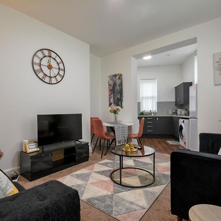 Stylish Suite With Free Parking 맨체스터 외부 사진