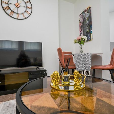 Stylish Suite With Free Parking 맨체스터 외부 사진